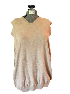 Men's IZOD Golf Vest Size Medium Beige Argyle V-Neck Sleeveless Sweater